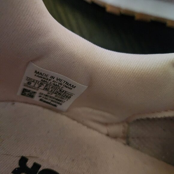 Reebok pink shoes - Picture 6 of 6